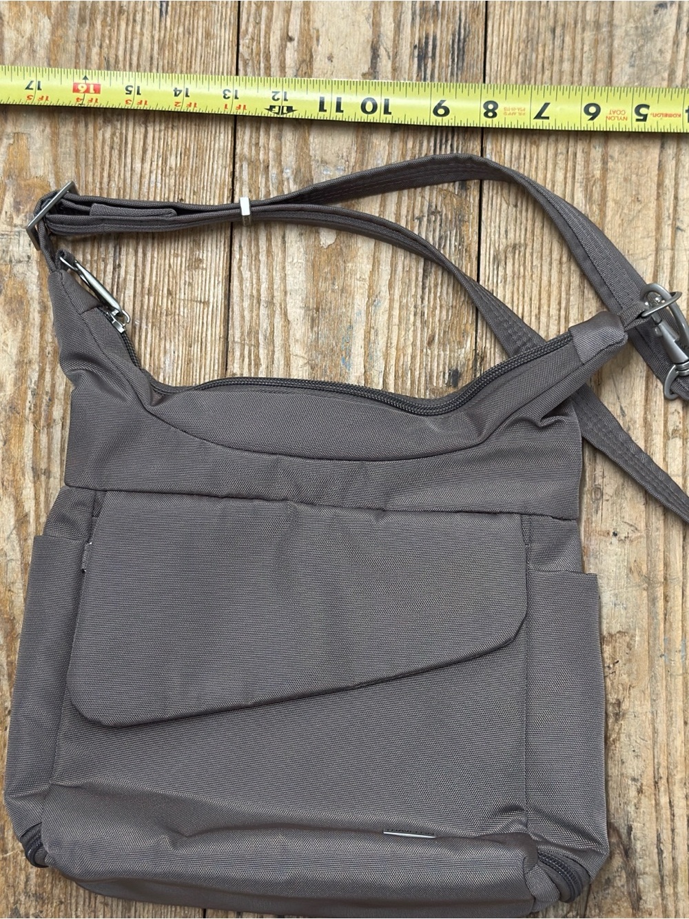 Travelon Gray Crossbody Shoulder Bag -excellent condition